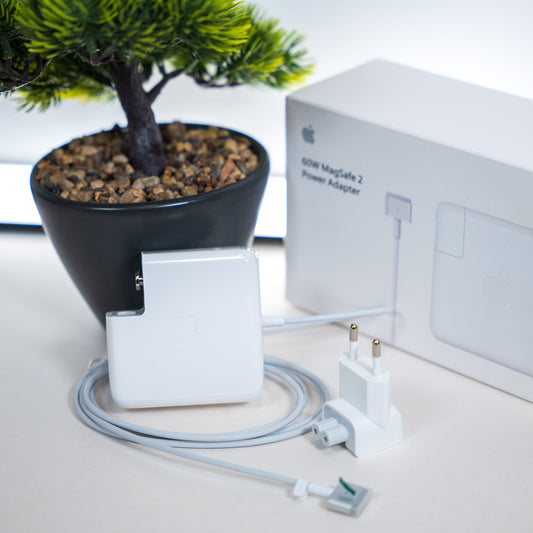 Зарядното Apple MagSafe 2