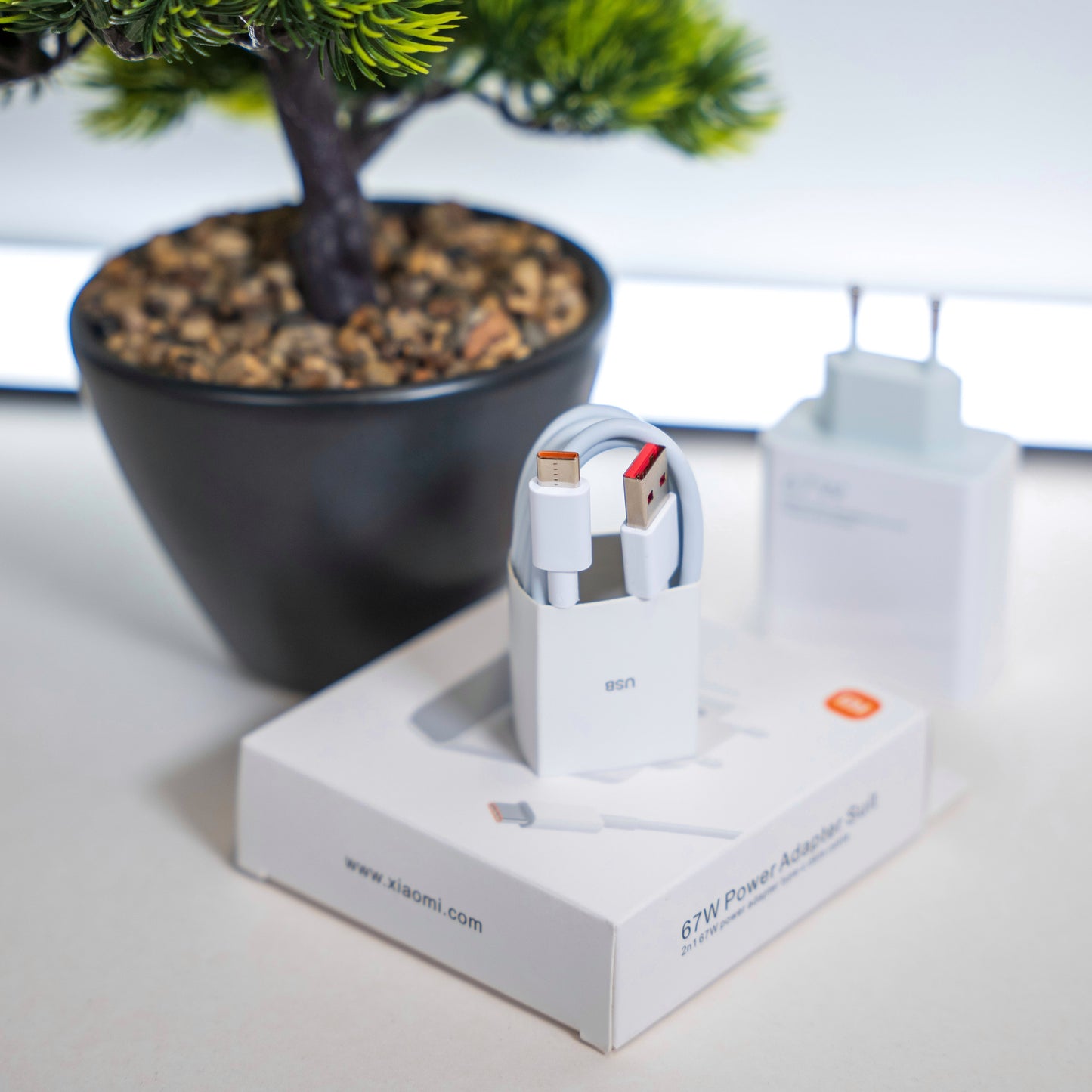 Зарядно + кабел Xiaomi 67W GaN – мощност, интелигентност и компактност в едно устройство
