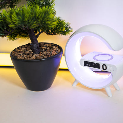 LED RGB лампа с регулируема светлина и цветове, която създава атмосфера.