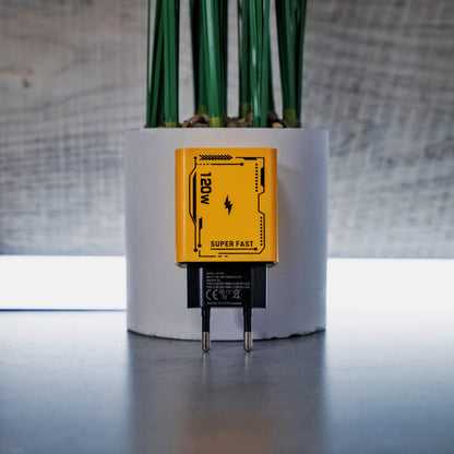 Супер бързо зареждане 120W с 4 порта (2x USB + 2x Type-C)