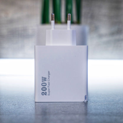 Мултифункционално Зарядно 200w  със 6 изхода 3 usb порт и 3 type c порт